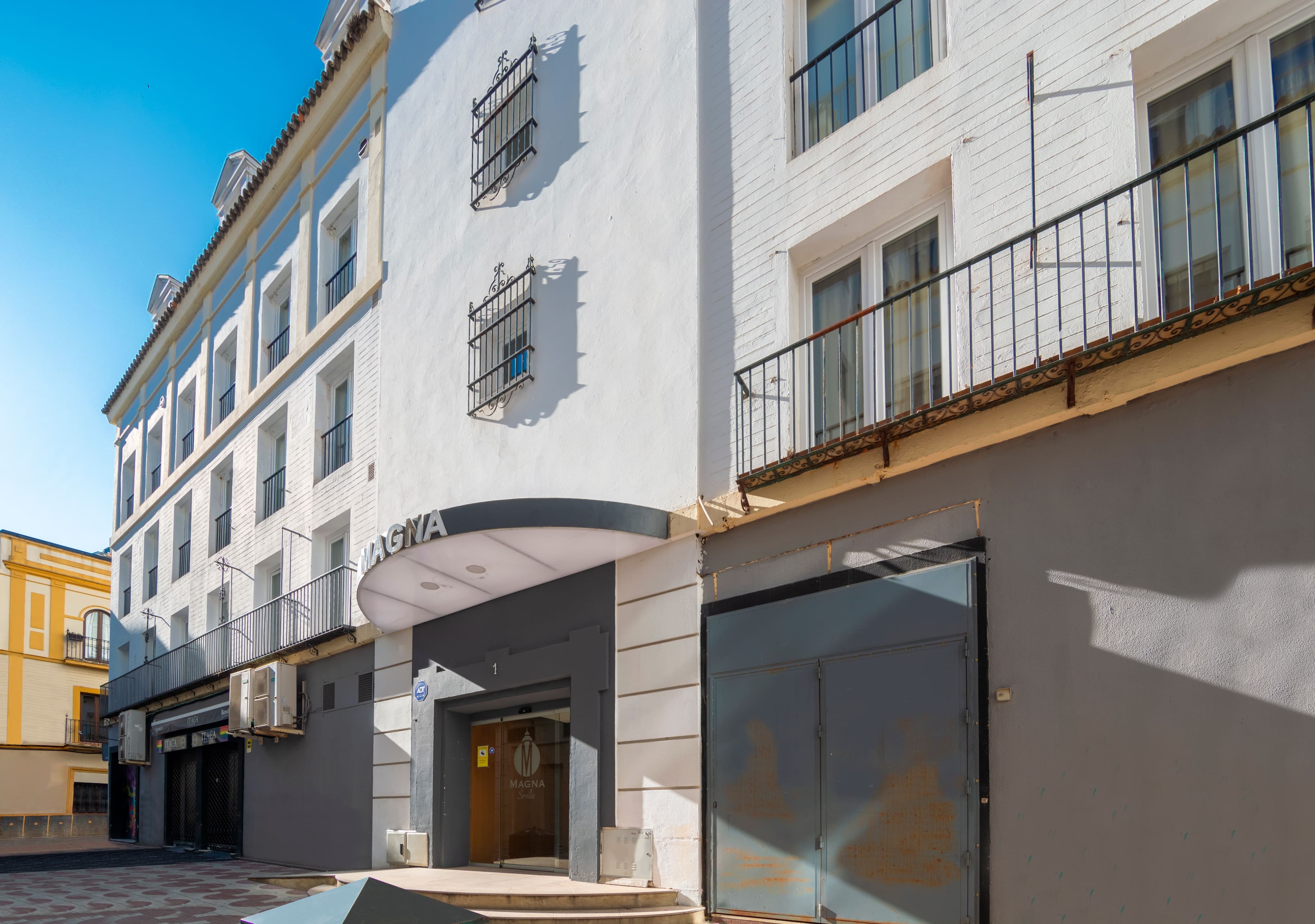 Apartamentos Magna Sevilla — Sevilla