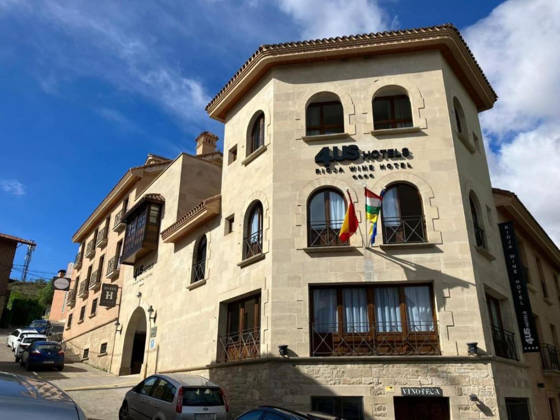 4Us Rioja Wine Hotel — Logroño