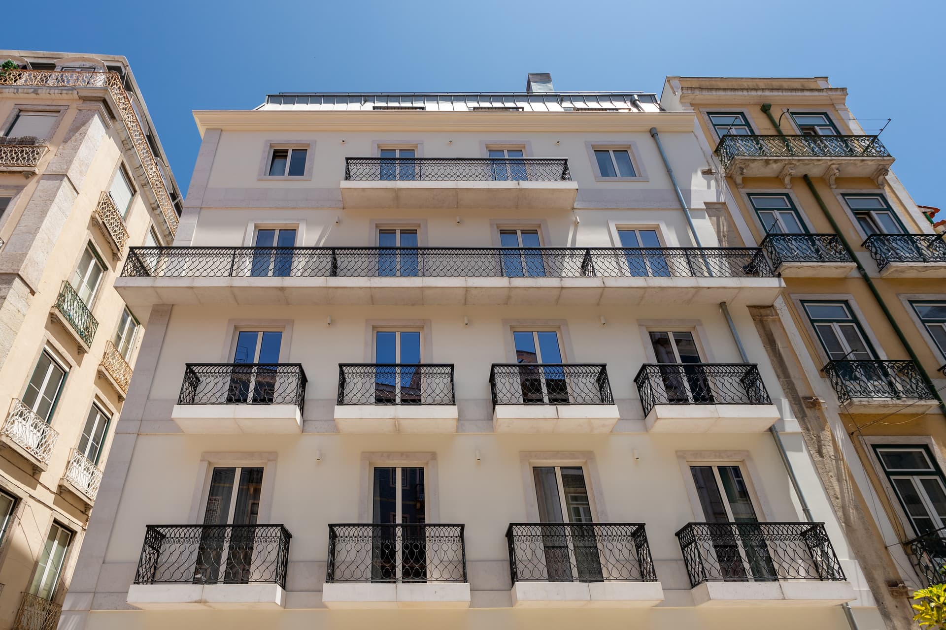 Upon Angels - Adults Only — Lisboa