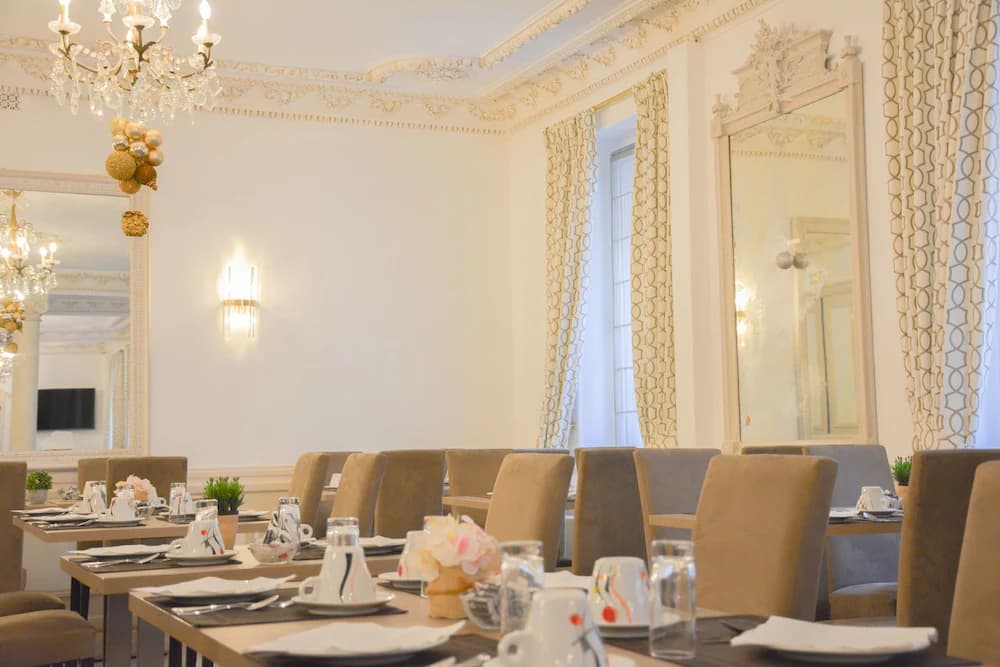 Hôtel Busby — Niza