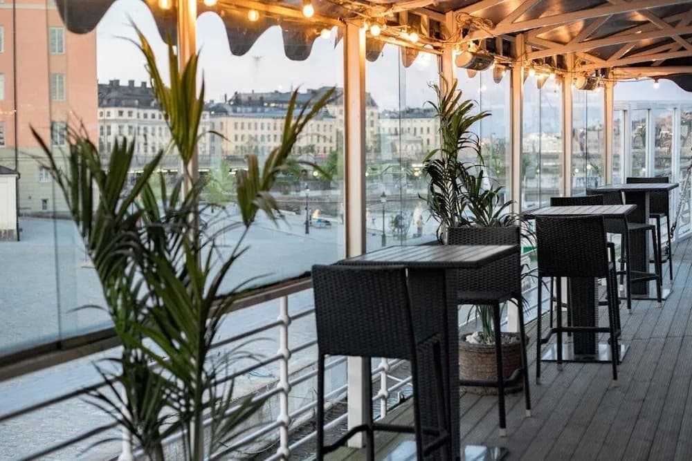 Mälardrottningen Yacht Hotel & Restaurant — Estocolmo