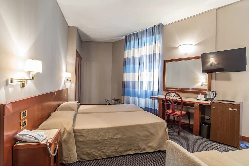 Hotel Accademia — Roma