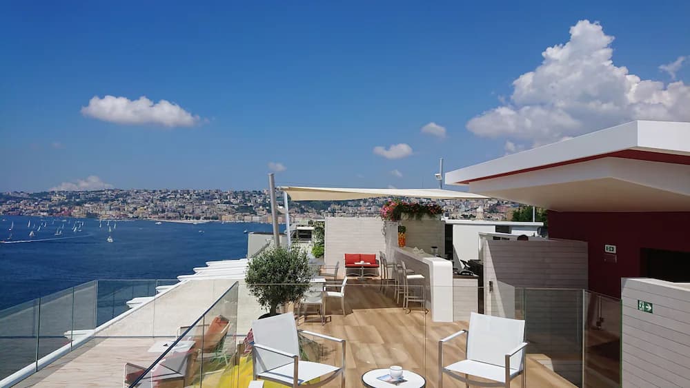Grand Hotel Vesuvio — Nápoles