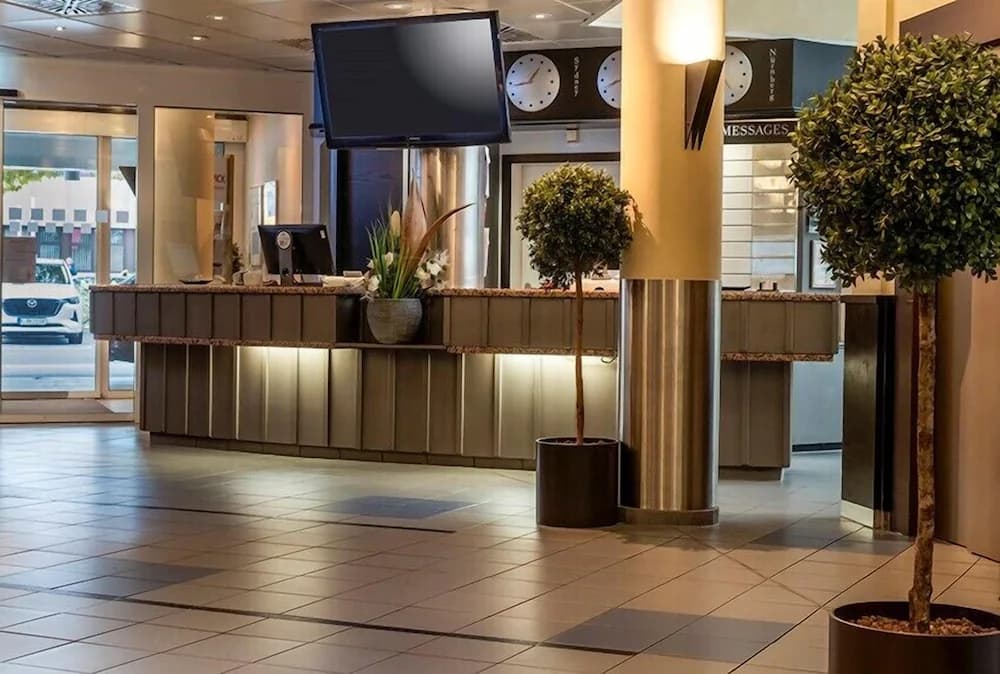 Mövenpick Hotel Nürnberg-Airport —