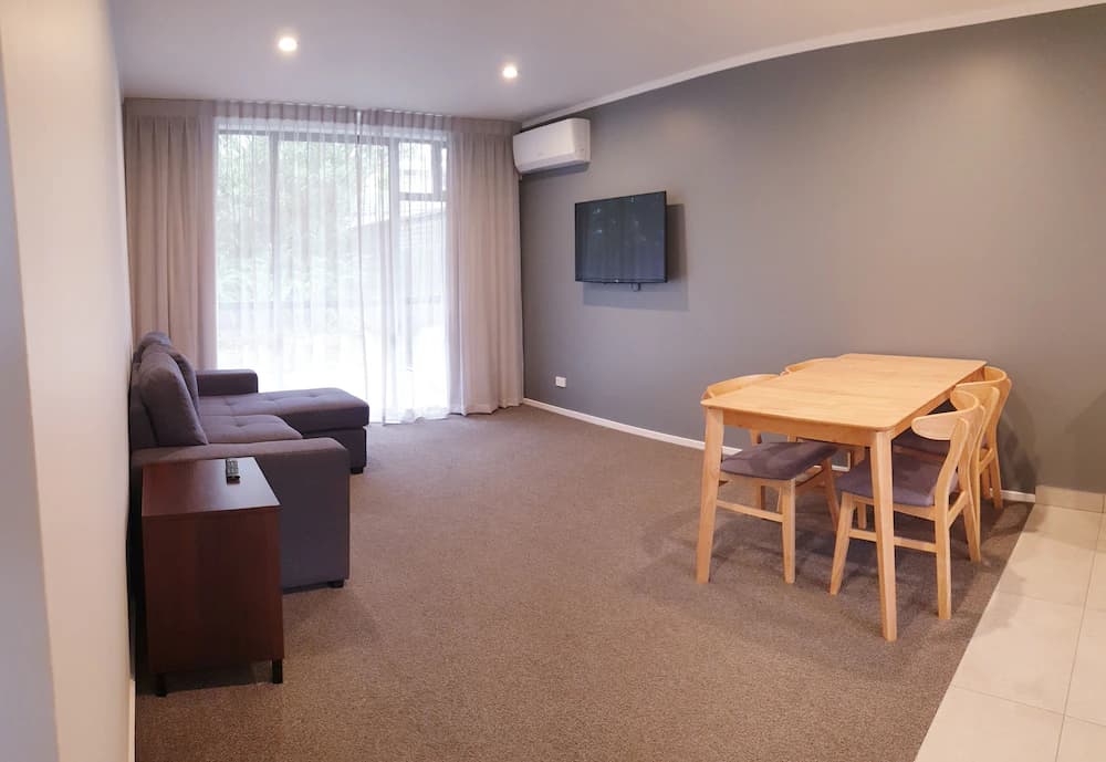 The Surrey Hotel — Auckland