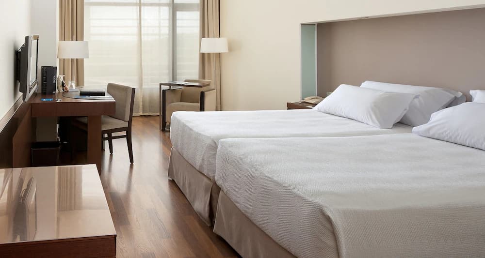 Hotel NH Sevilla Plaza de Armas — Sevilla
