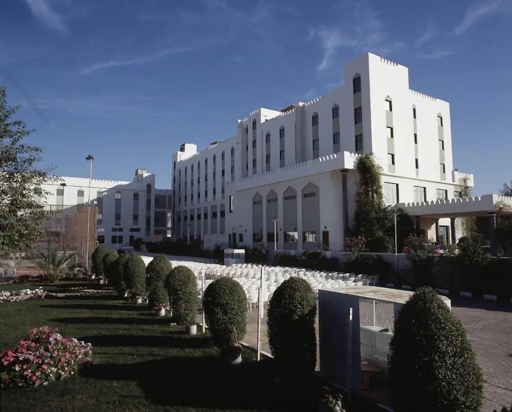 Hotel Al Madinah Holiday فندق المدينة هوليداي — Mascate