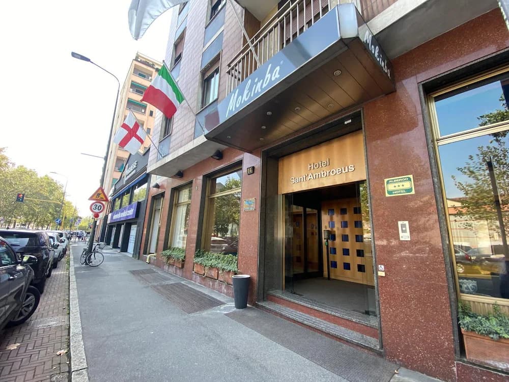 Sant'Ambroeus Hotel — Milán