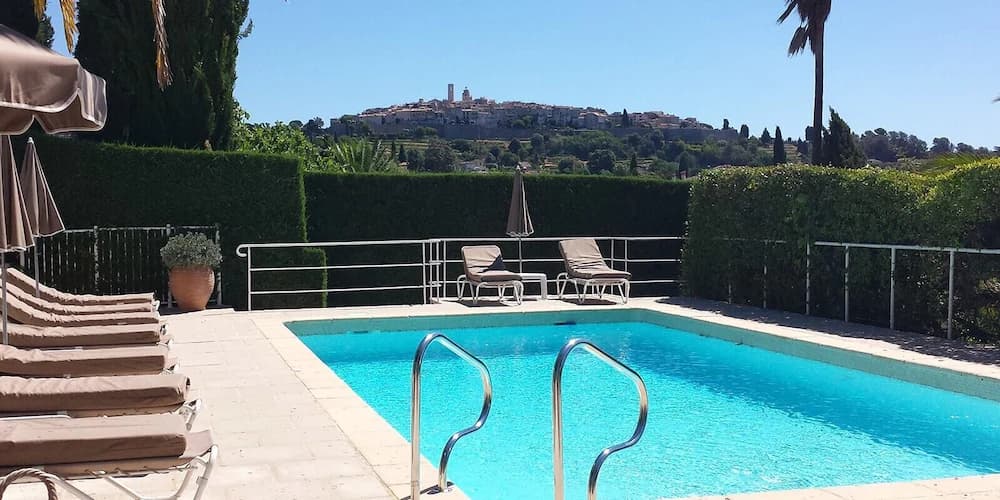 Hôtel Restaurant Alain Llorca — Niza