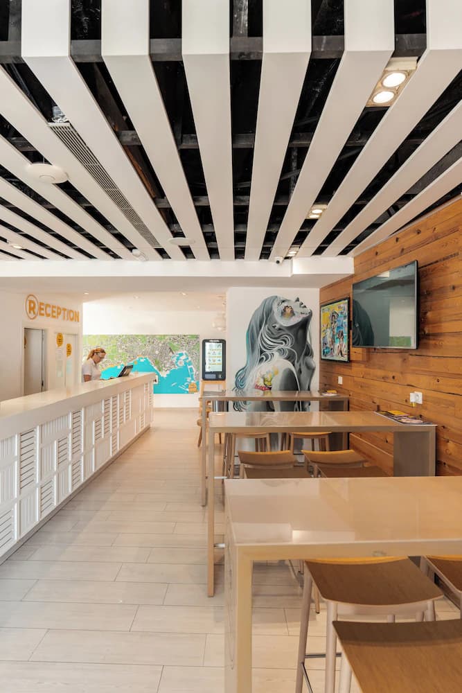 Ryans La Marina — Ibiza