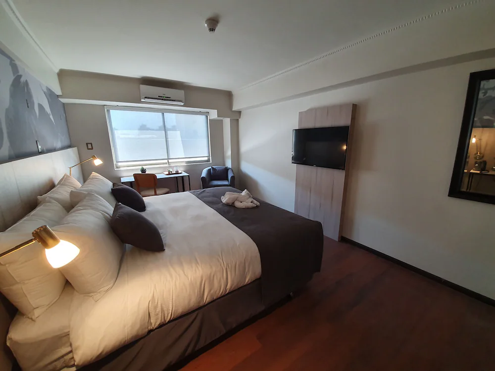 Hotel Brasilia — Santiago de Chile