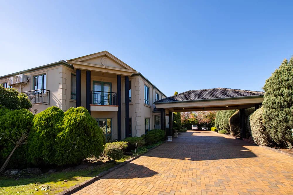 Gateway on Monash Hotel — Melbourne