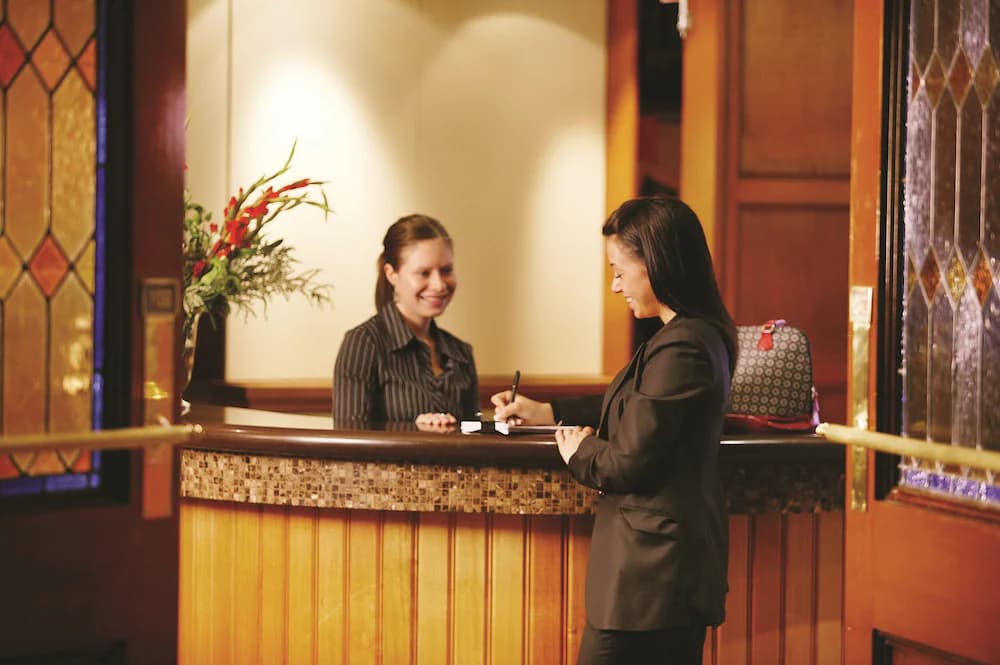 Hotel Bruce County — Melbourne