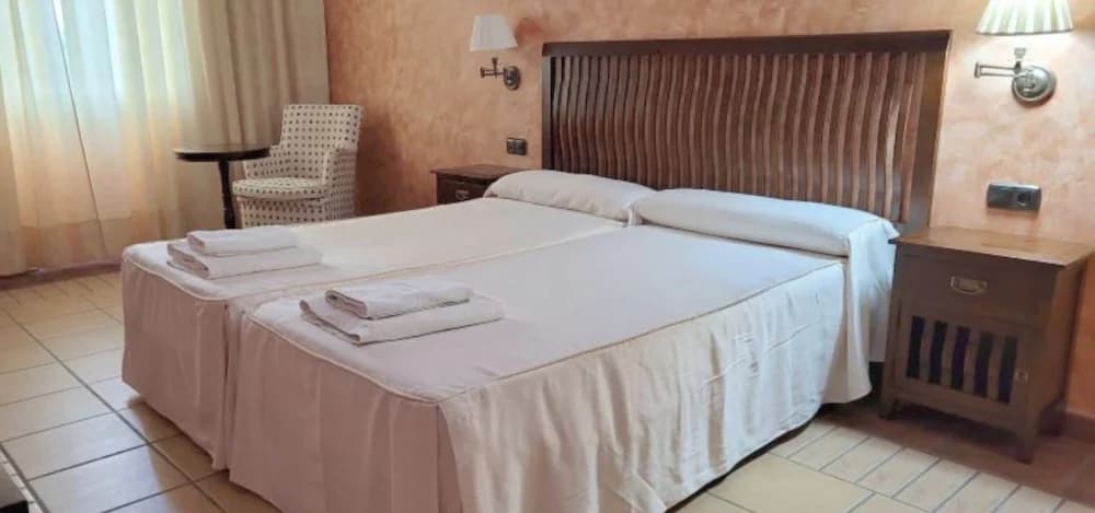 Hotel Ciudad del Jerte — Plasencia