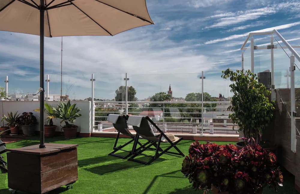 Hotel Plaza Santa Lucia — Sevilla