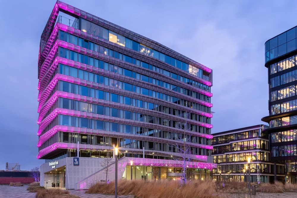 Moxy Amsterdam Houthavens — Ámsterdam