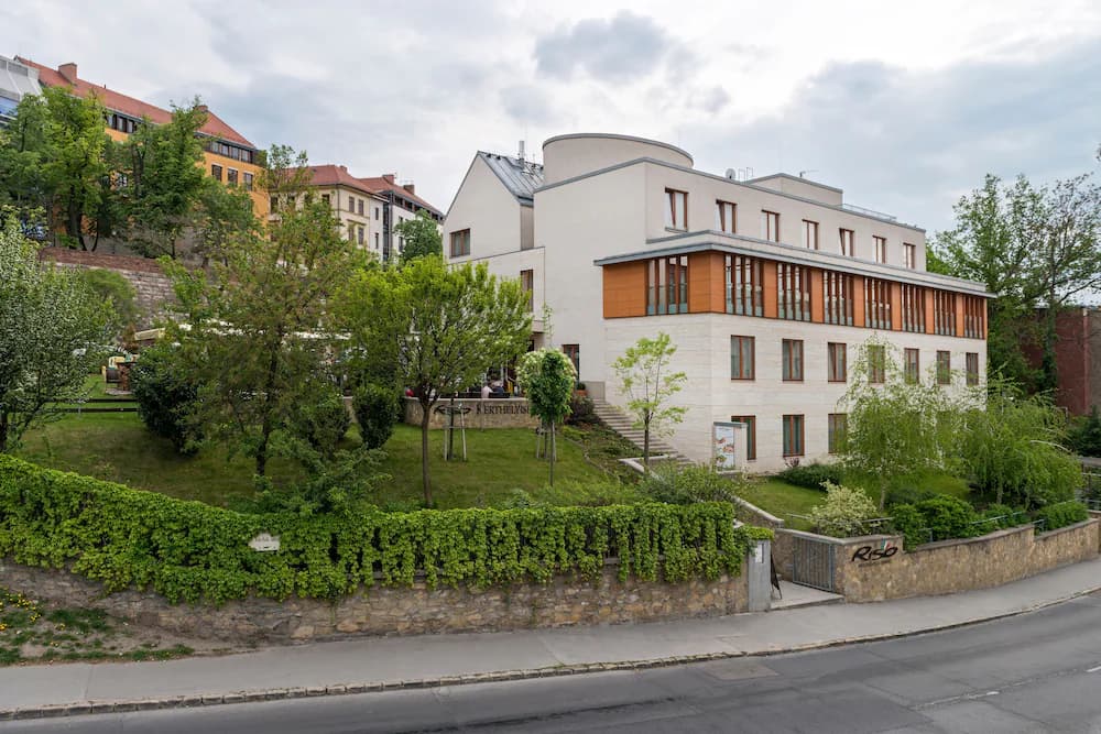 Hotel Castle Garden — Budapest