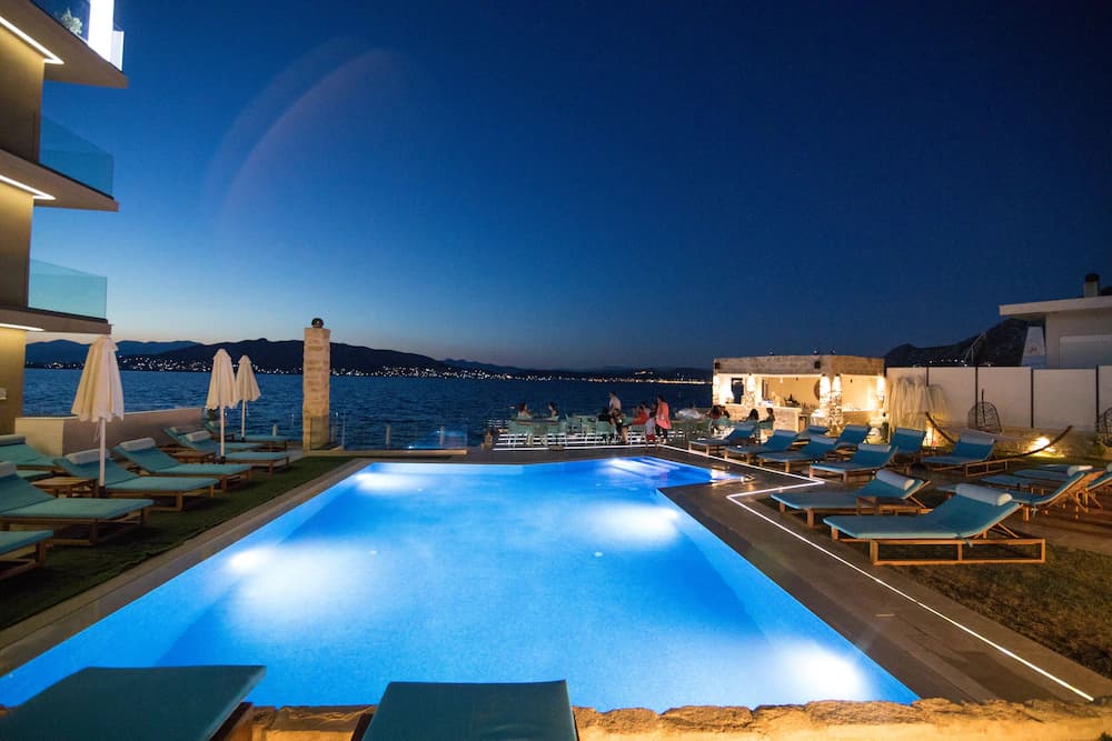 Aianteion Bay Luxury Hotel & Suites — Atenas