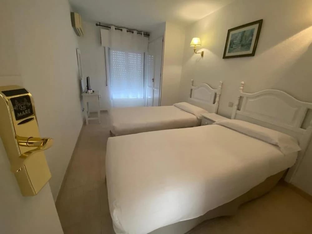 Mare Estepona Hotel — Estepona