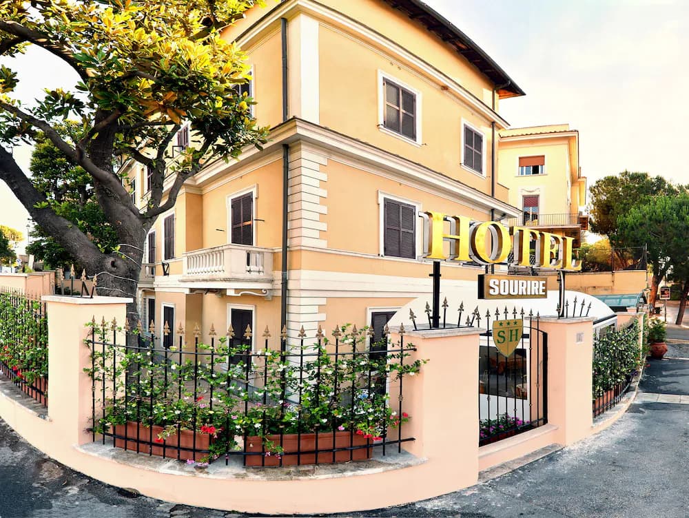 Sourire Hotel — Roma