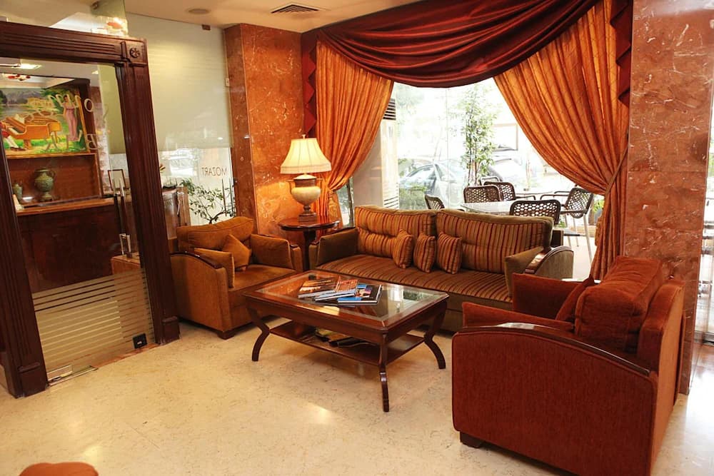 Mozart - Hotel — Rmeil