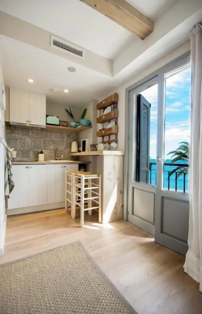 The Beach House - Studios & Suites — Jávea