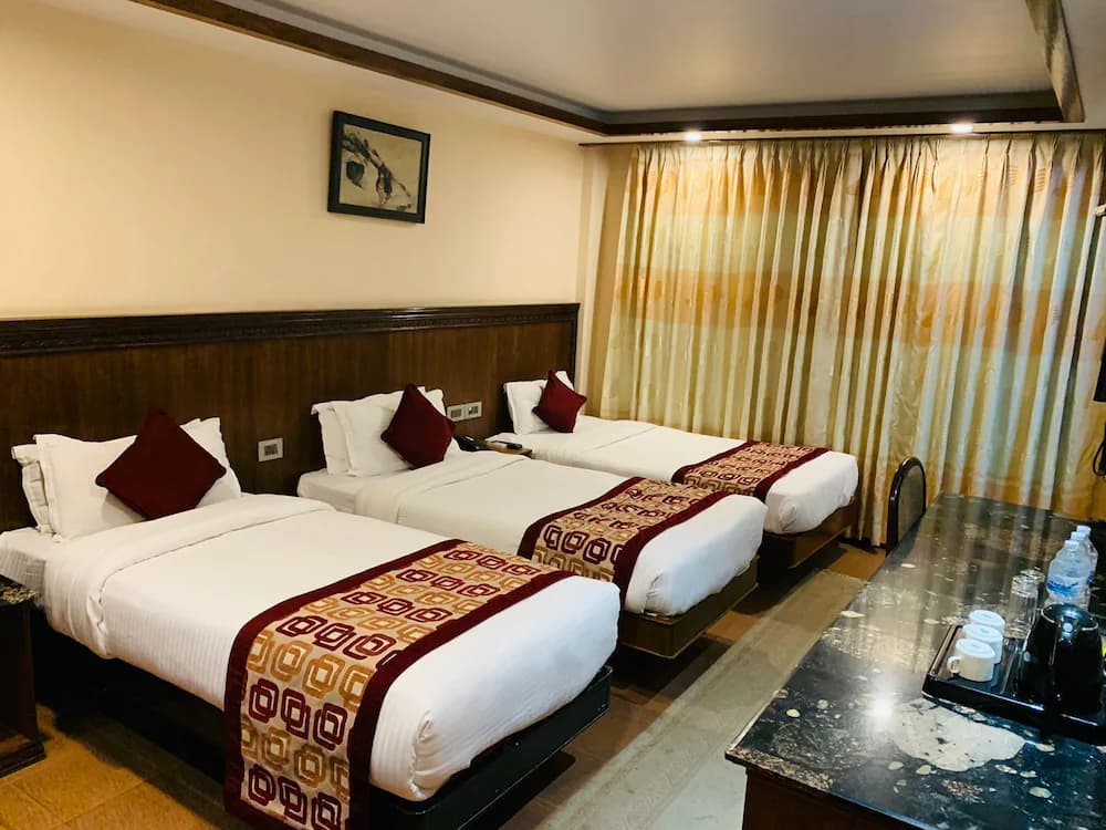 Hotel Yakroo Manang — Katmandú