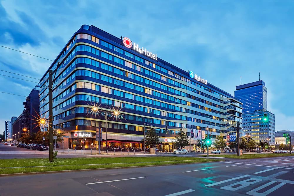 H4 Hotel Berlin-Alexanderplatz — Berlín