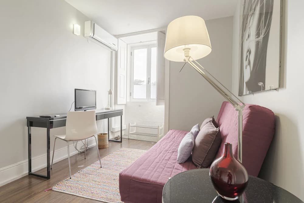 Cosme Guesthouse — Oporto