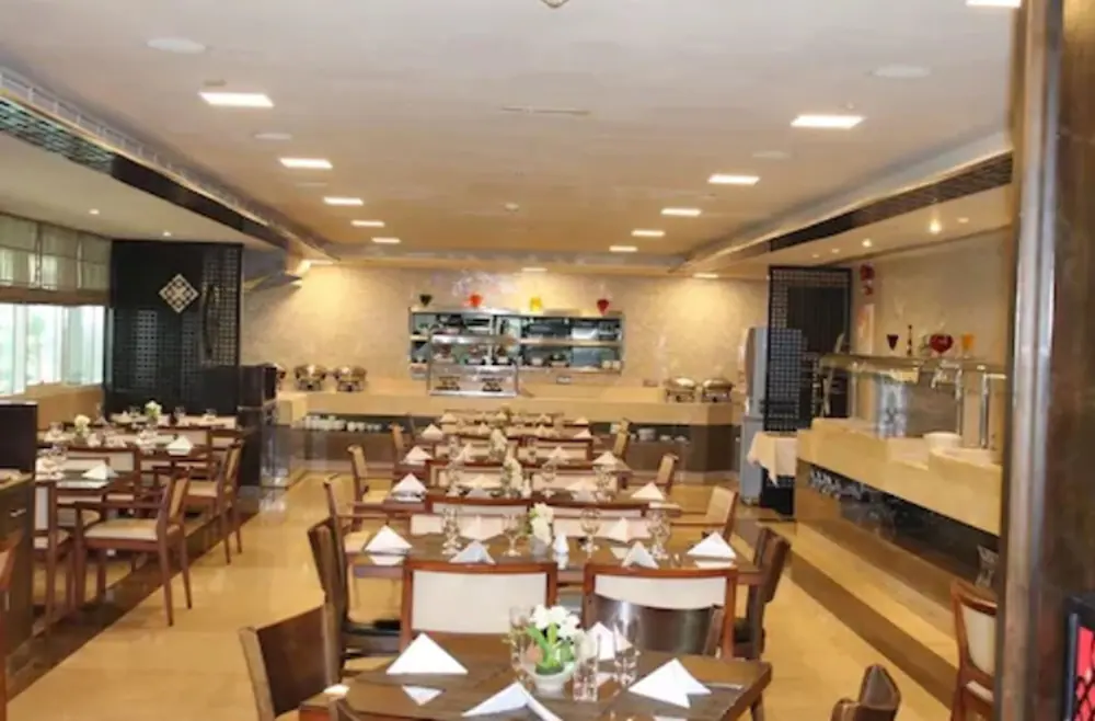 Ramada by Wyndham Abu Dhabi Downtown — Abu Dabi