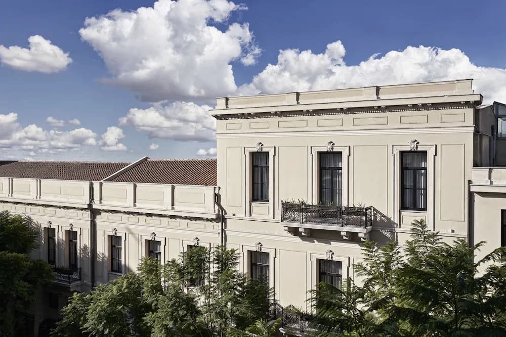 NLH MONASTIRAKI Neighborhood Lifestyle Hotels — Atenas