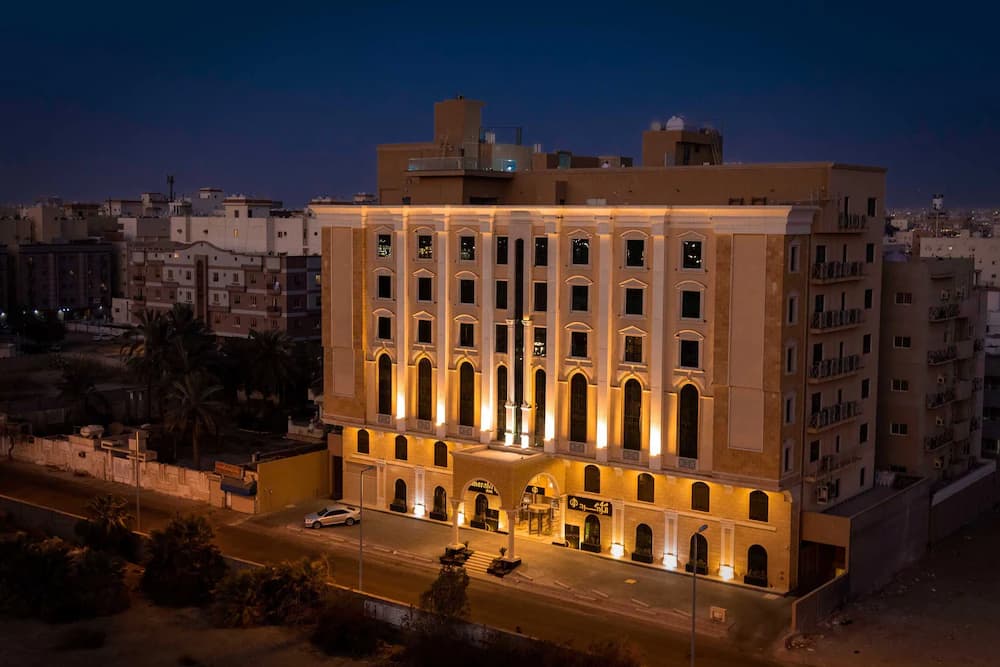 Sunday Emerald Hotel — Yeda