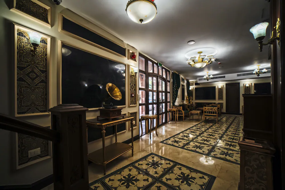 Khan Khediwe Hotel — Amán