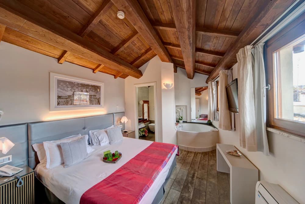 Navona Palace Luxury Inn — Roma