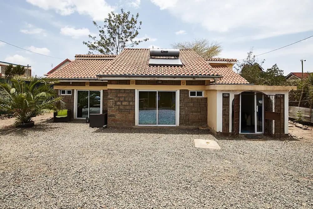 Nairobi Airport Inn — Nairobi