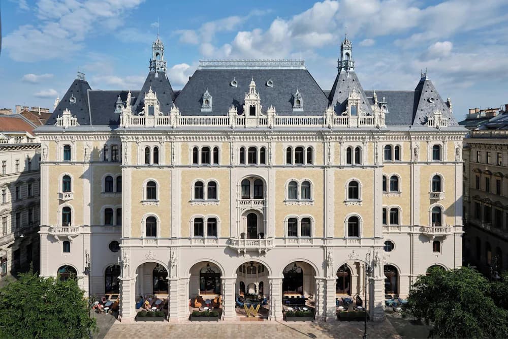 W Budapest — Budapest