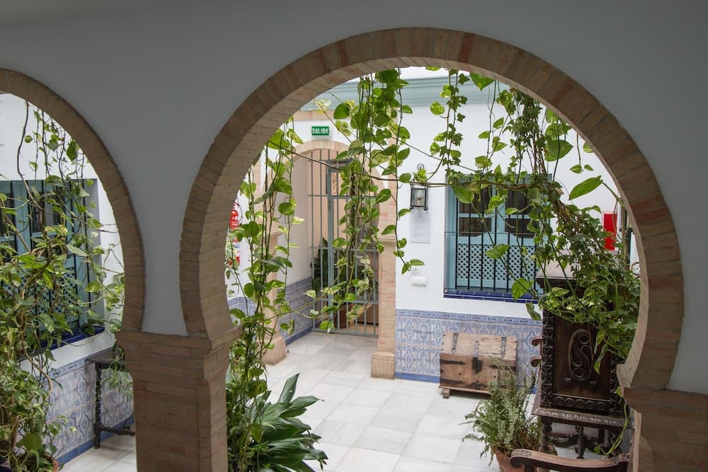 Apartamentos Suites Santa Cruz — Sevilla