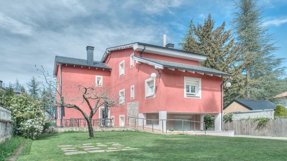 Pura Vida Pirineos — Jaca