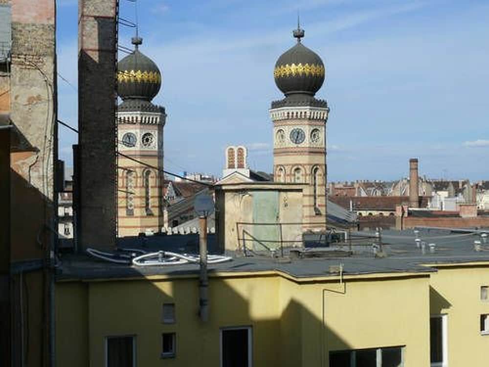 Diamond Astoria — Budapest