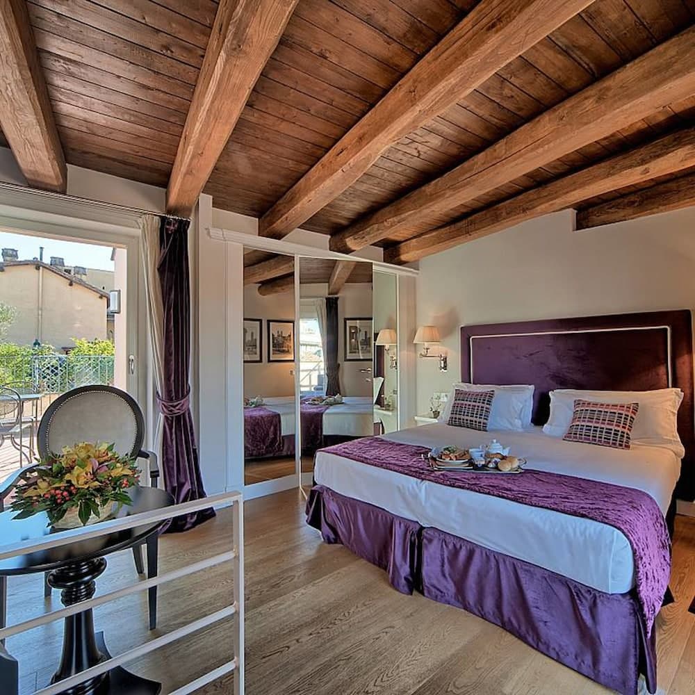Trevi Palace Luxury Inn — Roma