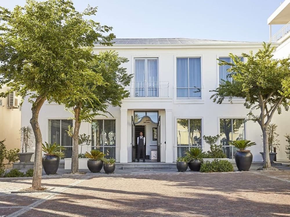 The Manor House at the Queen Victoria Hotel by NEWMARK — Ciudad del Cabo
